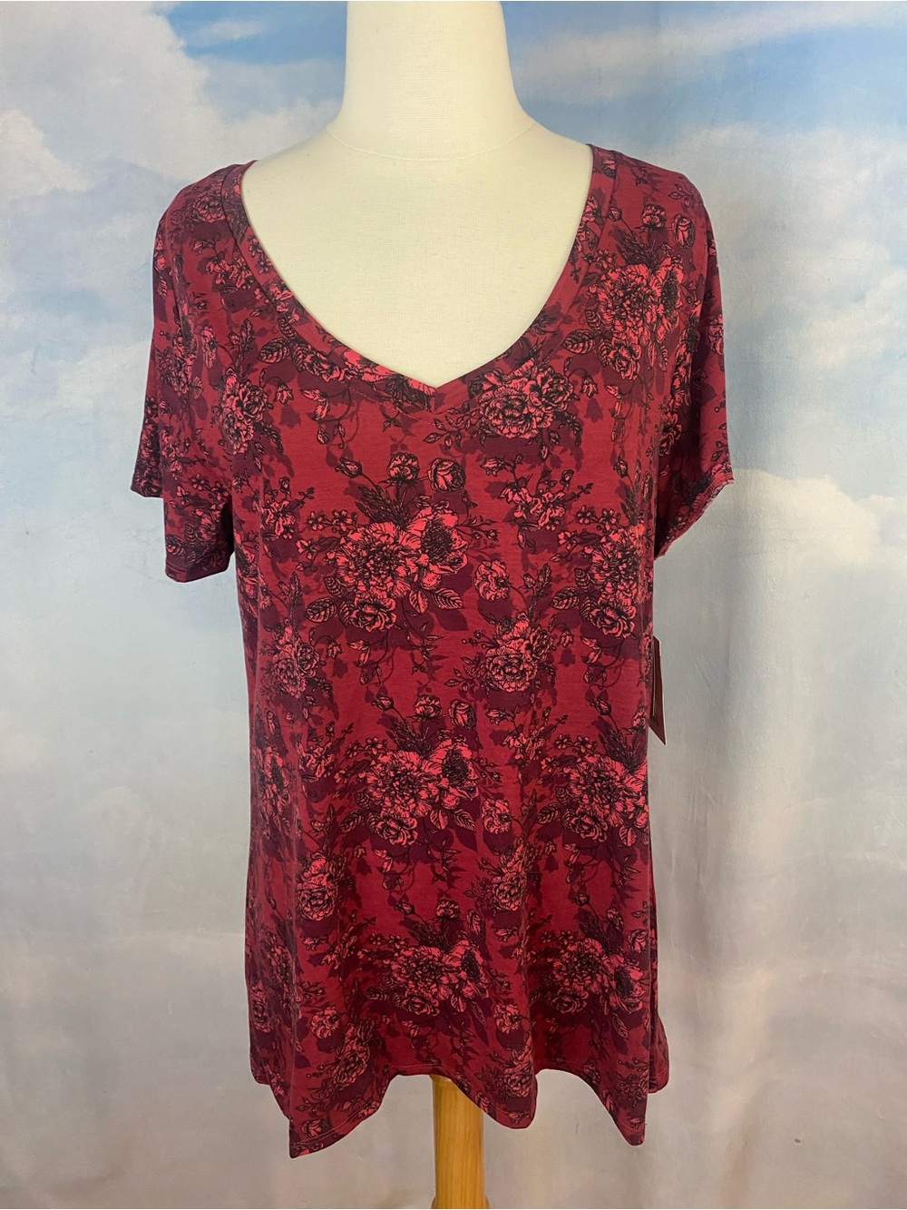 LuLaRoe Floral V-Neck Christy Blouse in Berry Wash Size Large